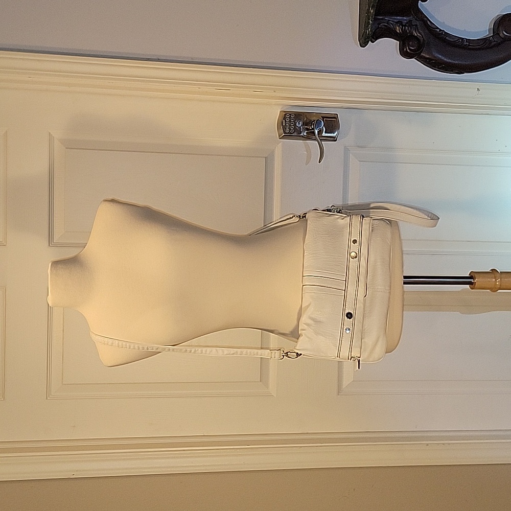WHITE Clutch/Wristlet/Shoulder/Crossbody Purse  (Hand bag)